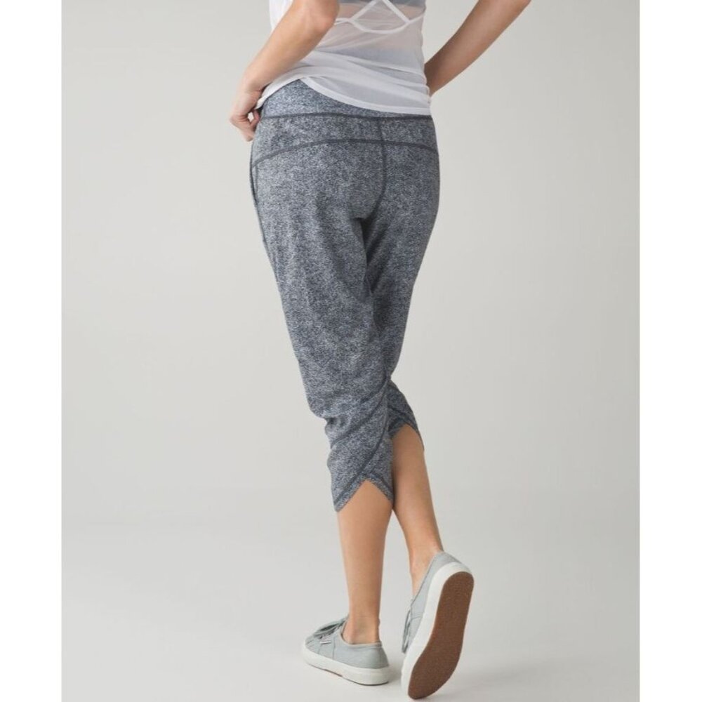 Lululemon Tranquil Crop Rio Pants Mist White Black Sz 6